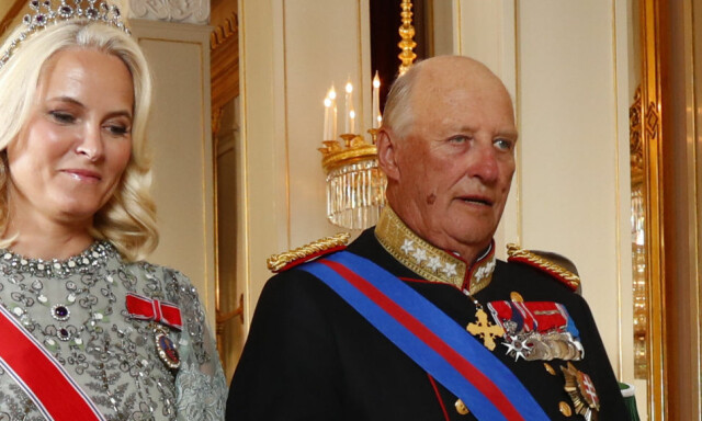 Derfor er kong Harald folkets favoritt - og ikke Mette-Marit